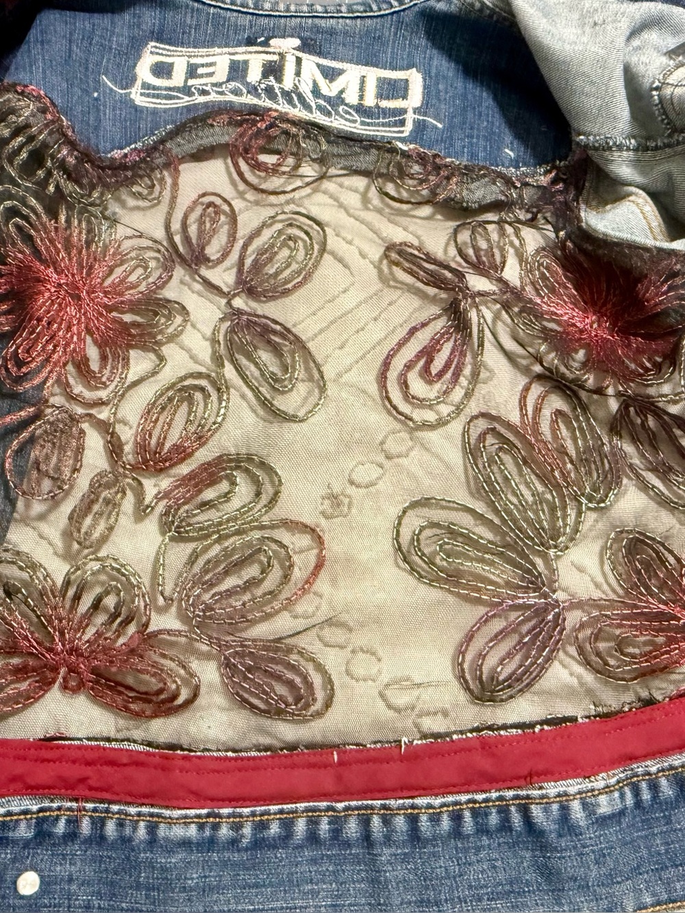 Upcycle Jean Jacket with ribbon flowers and embroidered back yoke - Picture 9 of 9